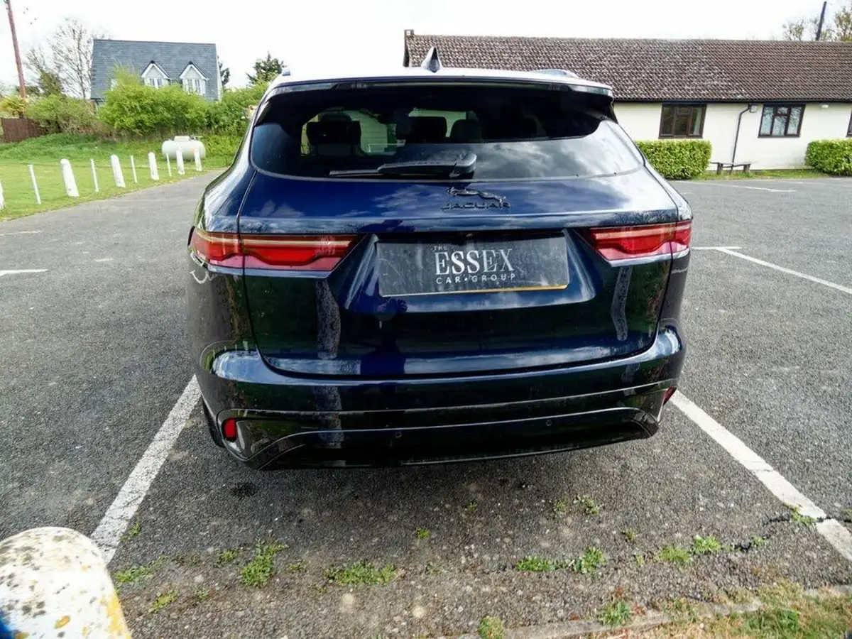 2024-jaguar-f-pace-20-d200-r-dynamic-hse-black-big-19