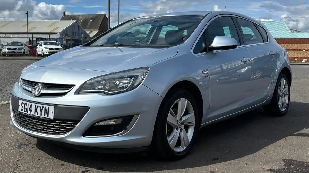 2014-vauxhall-astra-14-sri-100ps-1398cc-big-4