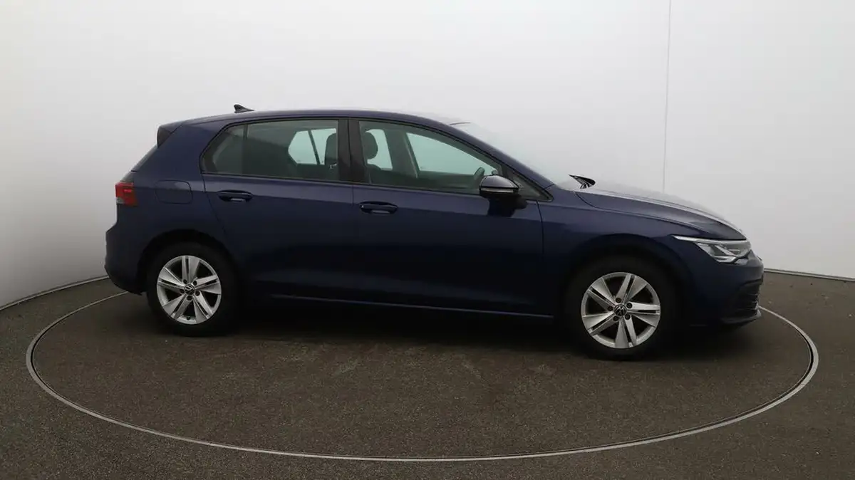 2022-volkswagen-golf-15-tsi-life-130ps-hatchback-big-39