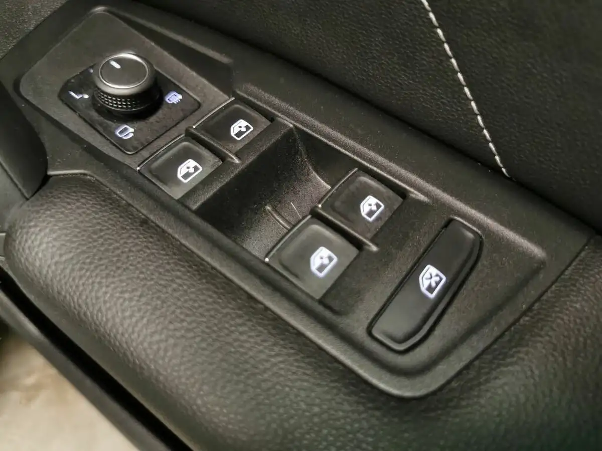 2023-volkswagen-tiguan-15-tsi-r-line-edition-big-15