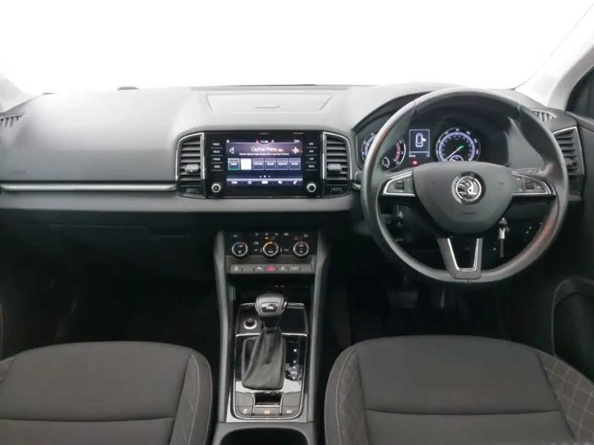 2018-skoda-karoq-15-tsi-se-technology-act-dsg-big-2