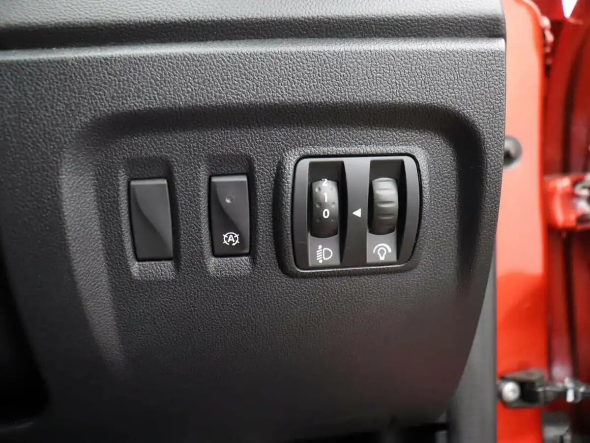 2019-renault-captur-15dci-iconic-90bhp-energy-ss-edc-auto-big-22