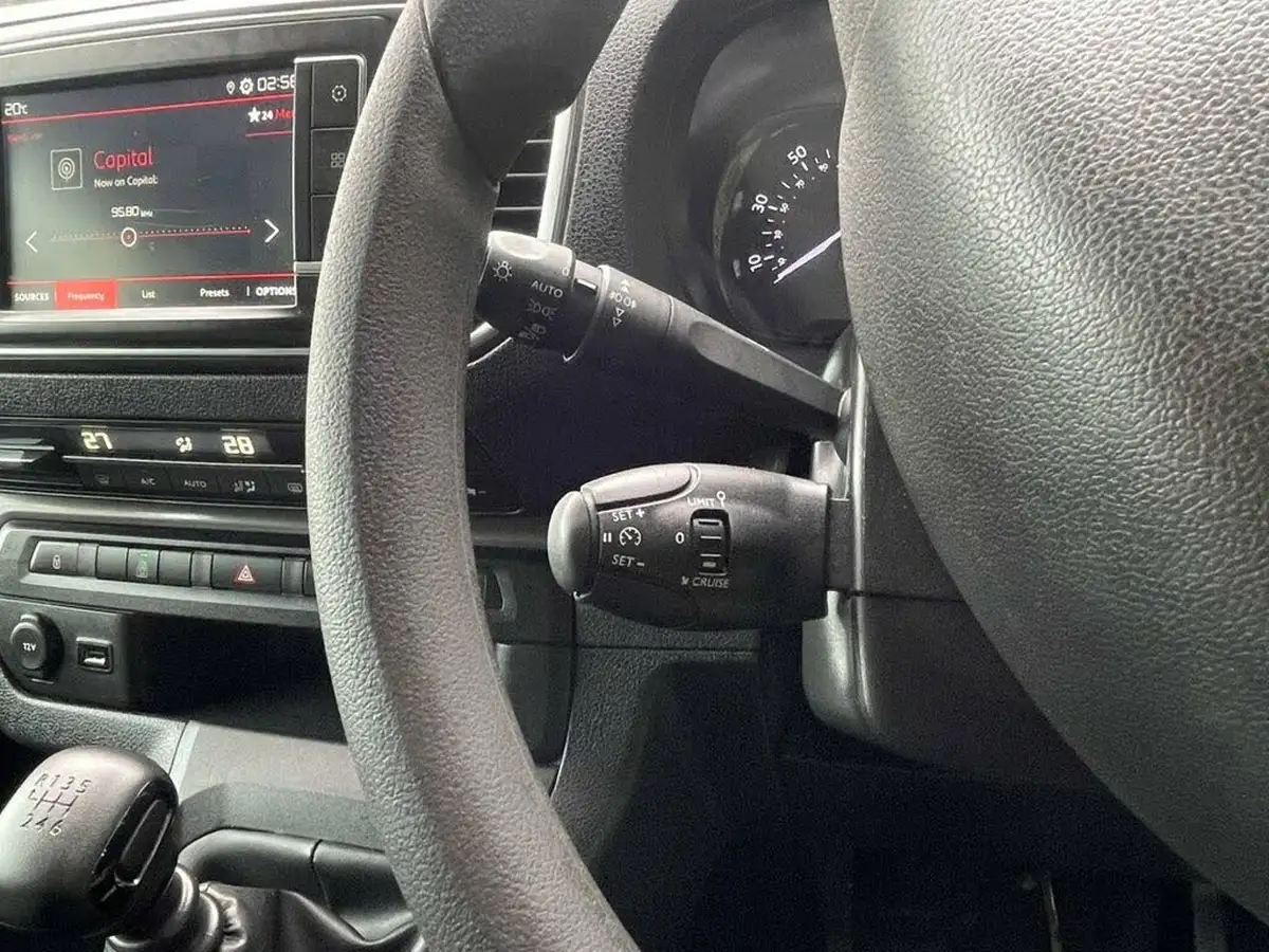 2019-citroen-spacetourer-15bluehdi-feel-xl-big-32