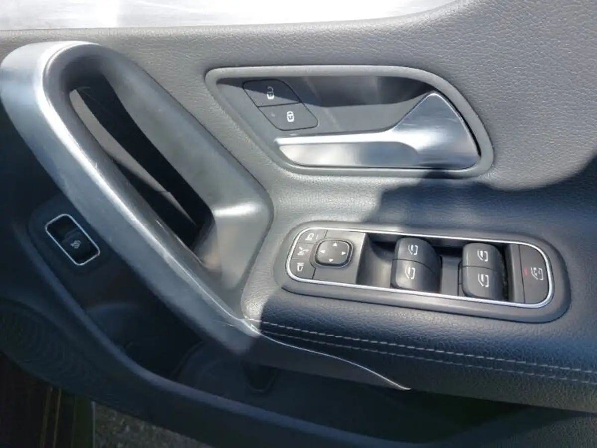 2019-mercedes-benz-cla-13-cla-200-amg-line-coupe-4d-7g-dct-big-9