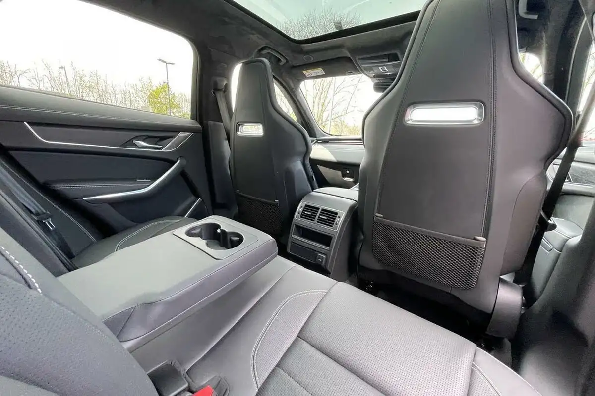 2024-jaguar-f-pace-20-d200-r-dynamic-hse-black-big-46
