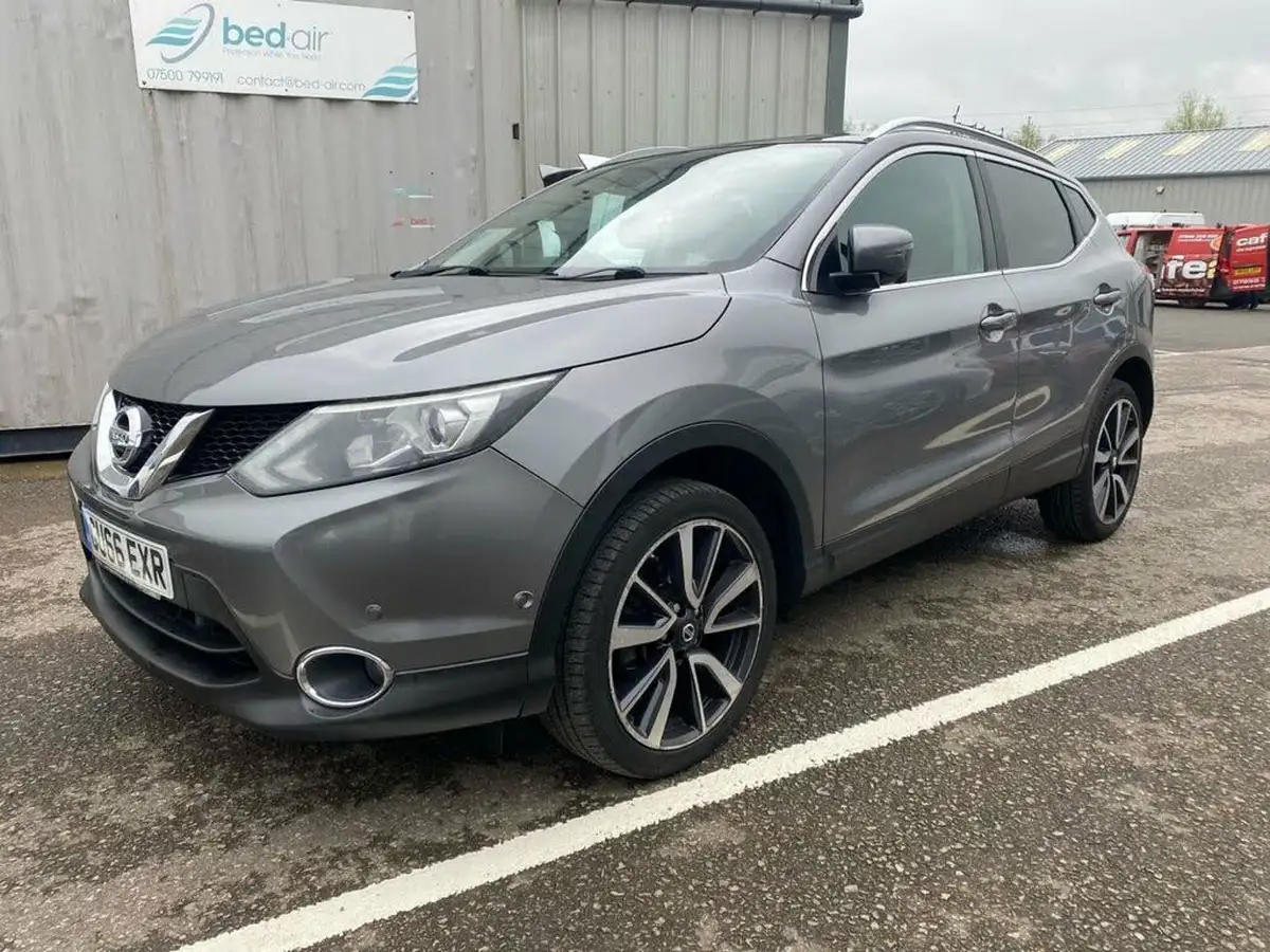 2016-nissan-qashqai-15dci-tekna-big-0