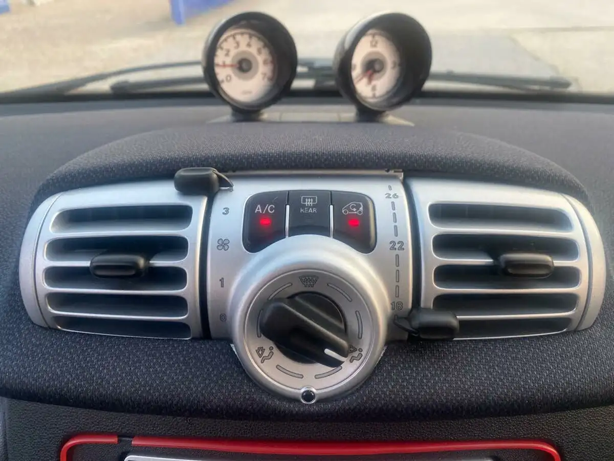 2013-smart-fortwo-10-passion-71bhp-coupe-big-12