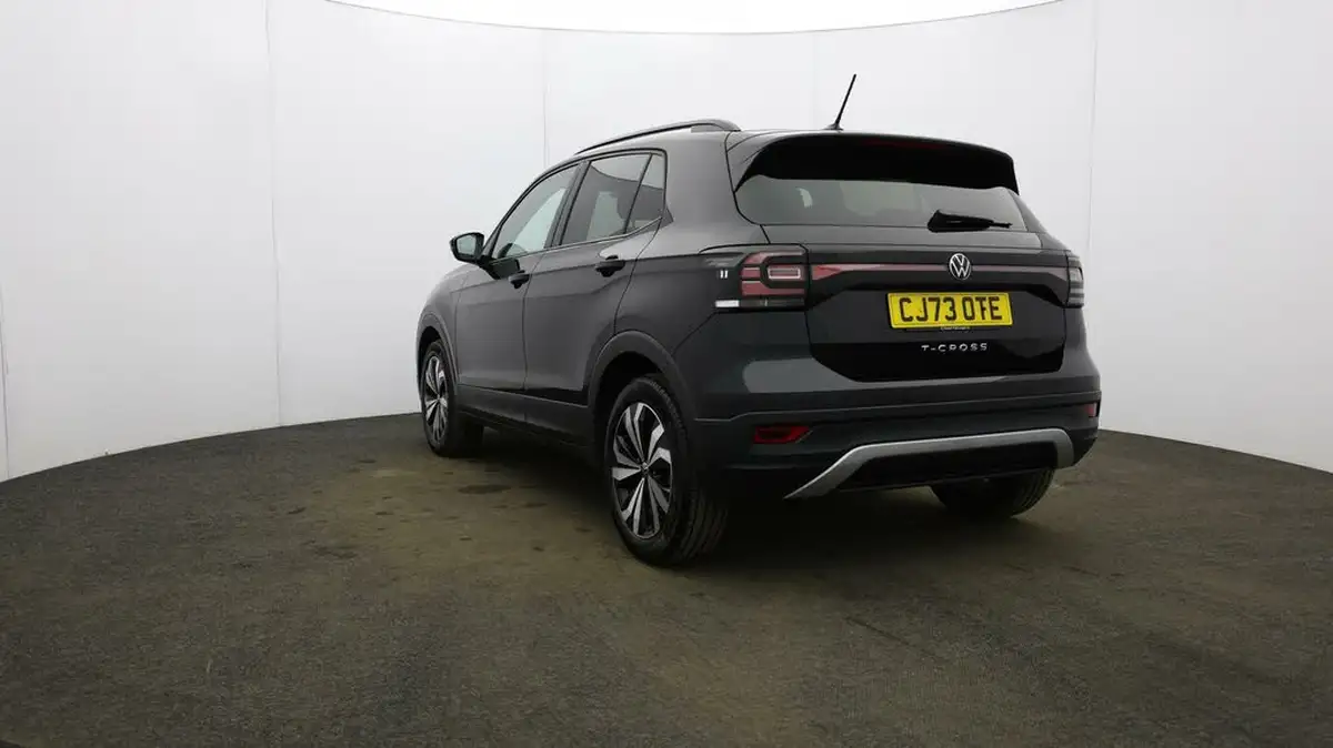 2023-volkswagen-t-cross-10-tsi-black-edition-110ps-dsg-big-32