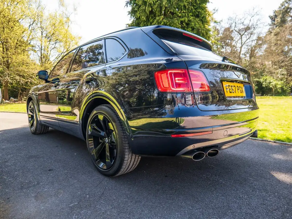 2017-bentley-bentayga-60-w12-big-15