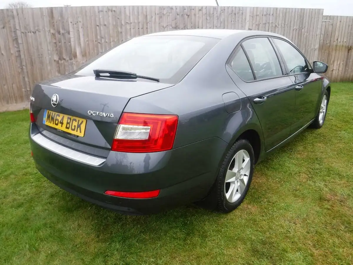 2014-skoda-octavia-14-se-hatchback-big-3