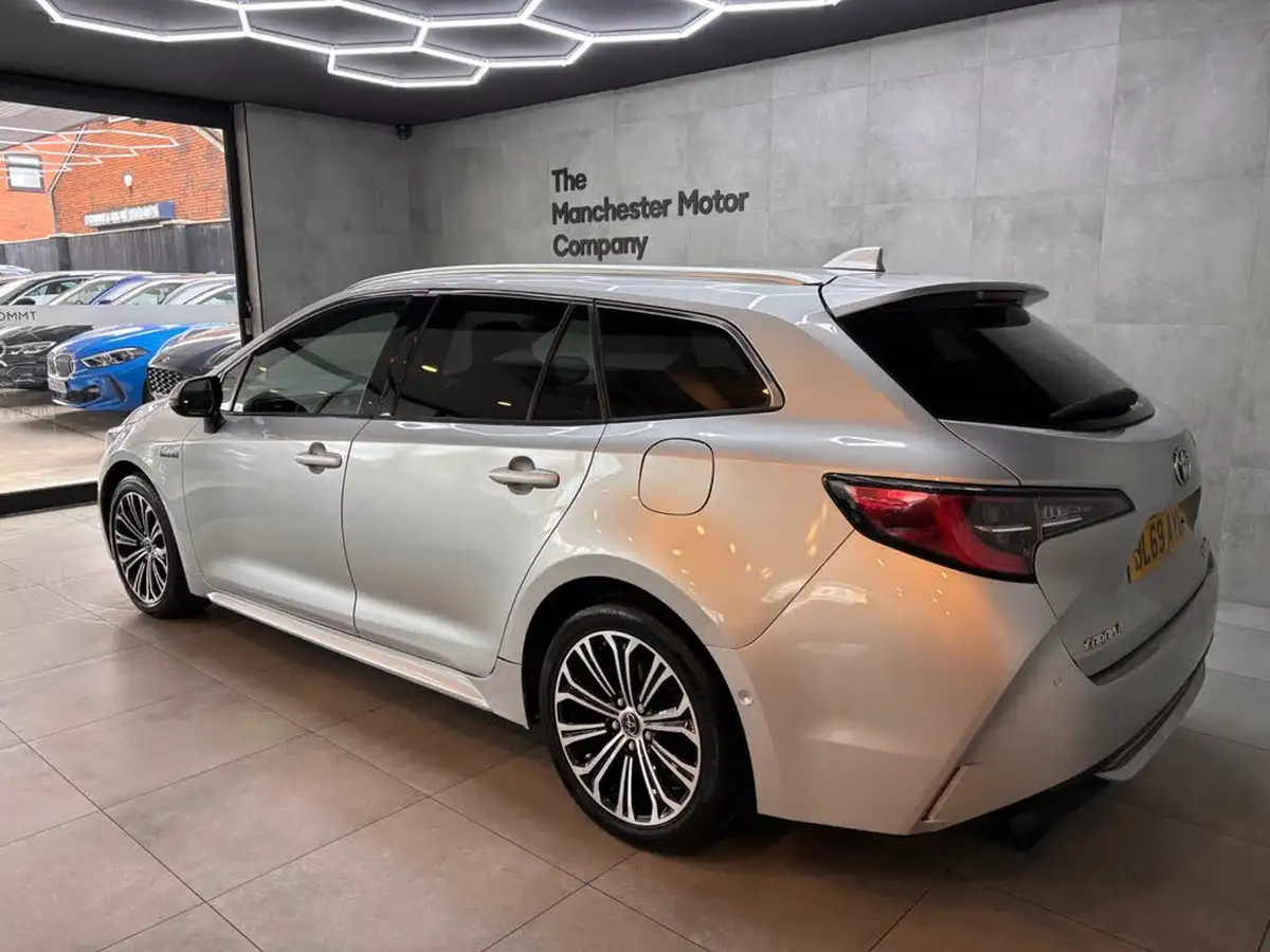 2019-toyota-corolla-20-vvt-i-excel-spare-wheel-touring-sports-big-5