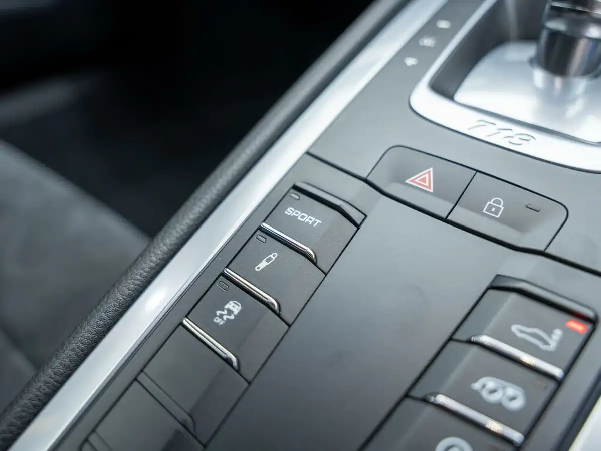 2019-porsche-cayman-718-20-cayman-pdk-big-24