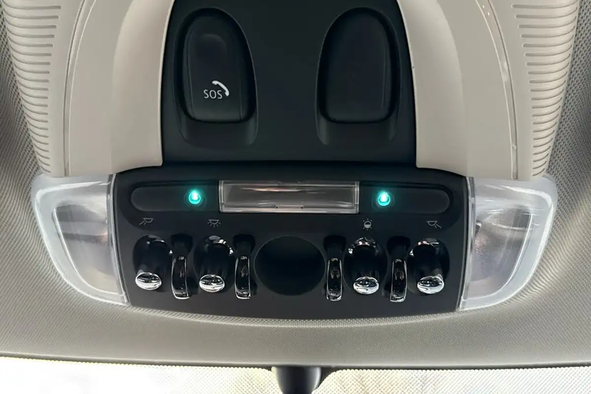 2022-mini-cooper-15-cooper-classic-hatchback-3d-big-19