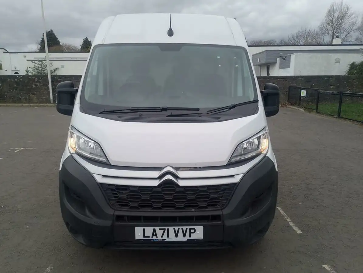2022-citroen-relay-22bluehdi-35-l2h2-enterprise-big-1