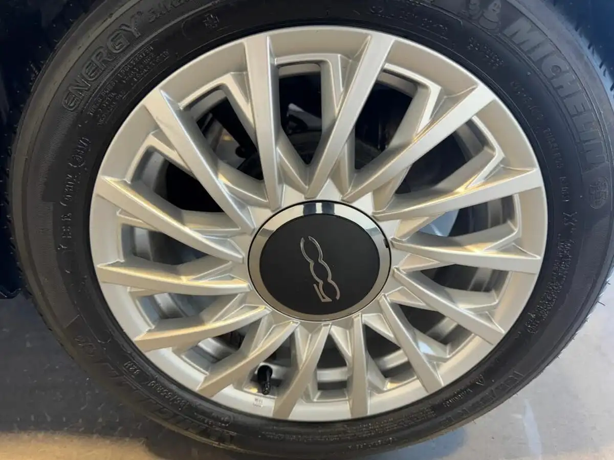 2017-fiat-500-12-lounge-big-32