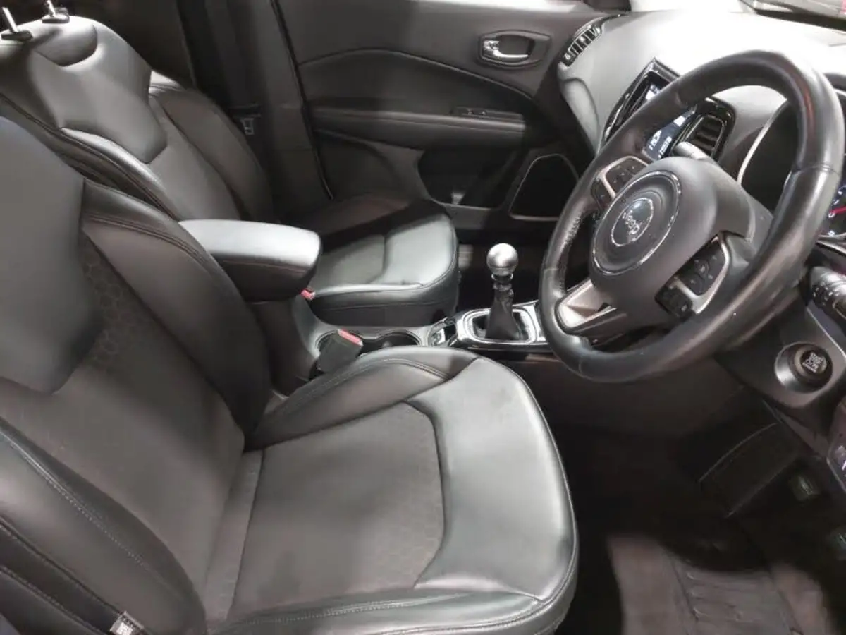 2019-jeep-compass-14-multiair-ii-night-eagle-big-17