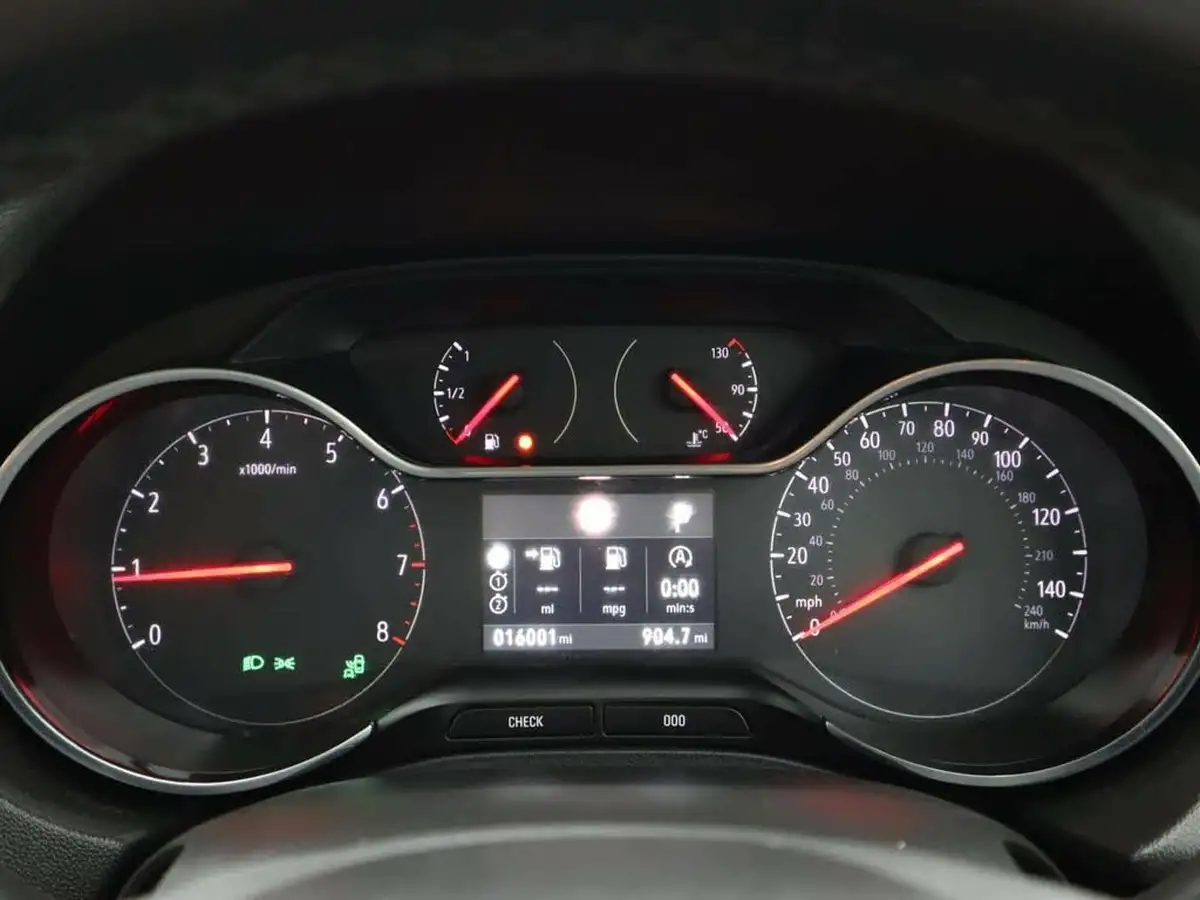 2019-vauxhall-grandland-x-12-sport-nav-auto-big-10
