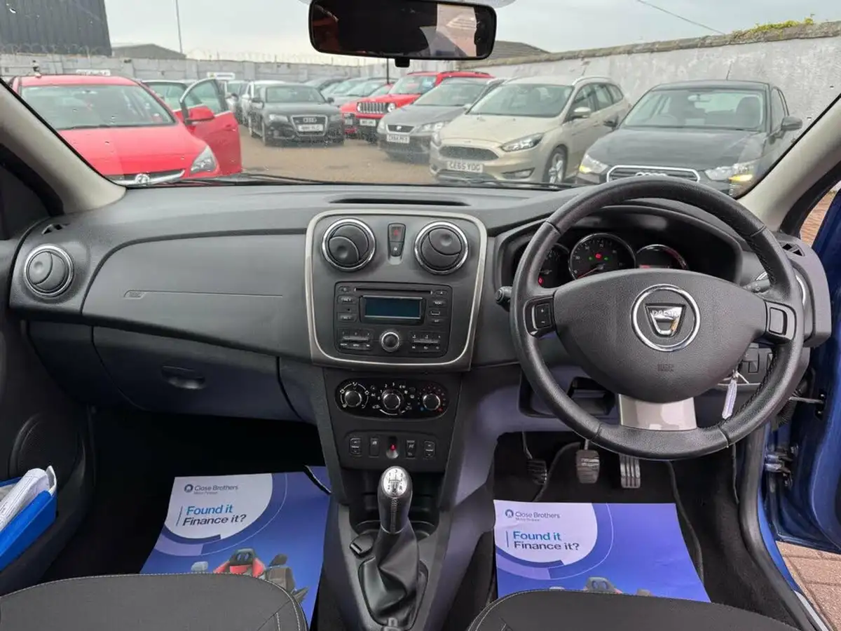 2013-dacia-sandero-09-laureate-big-11