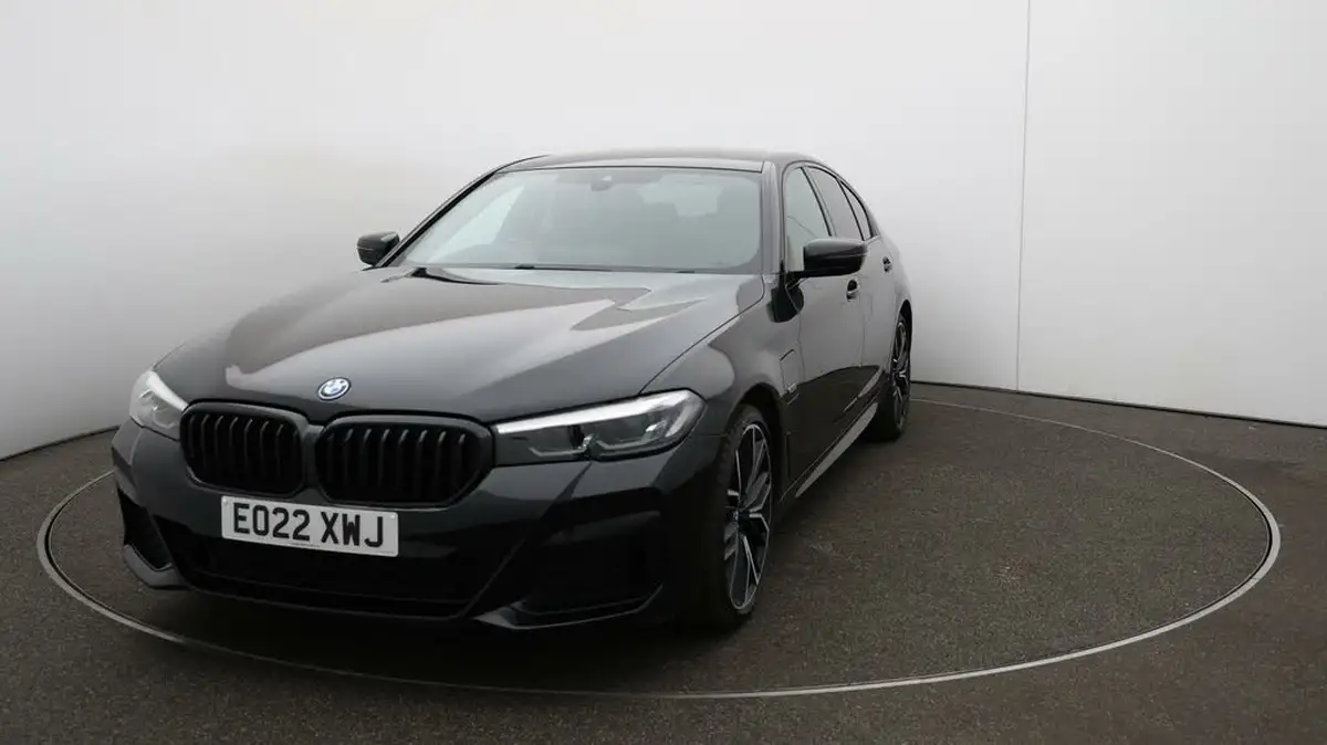 2022-bmw-5-series-20-530e-xdrive-m-sport-saloon-4d-big-32