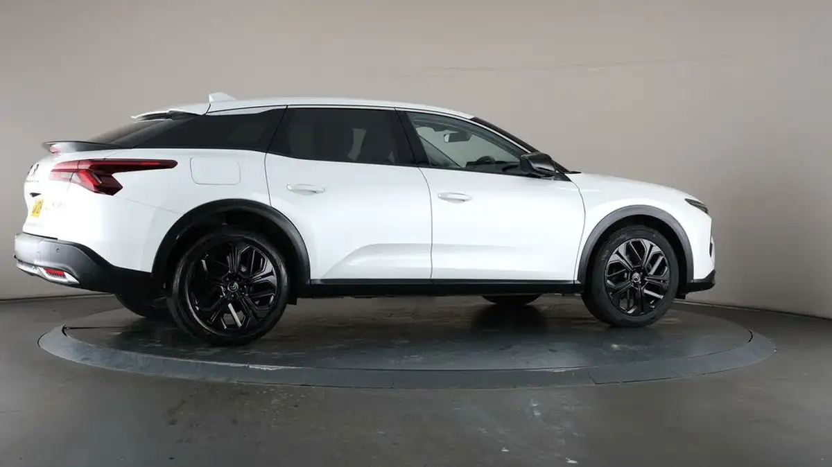 2022-citroen-c5-x-12-puretech-shine-big-55