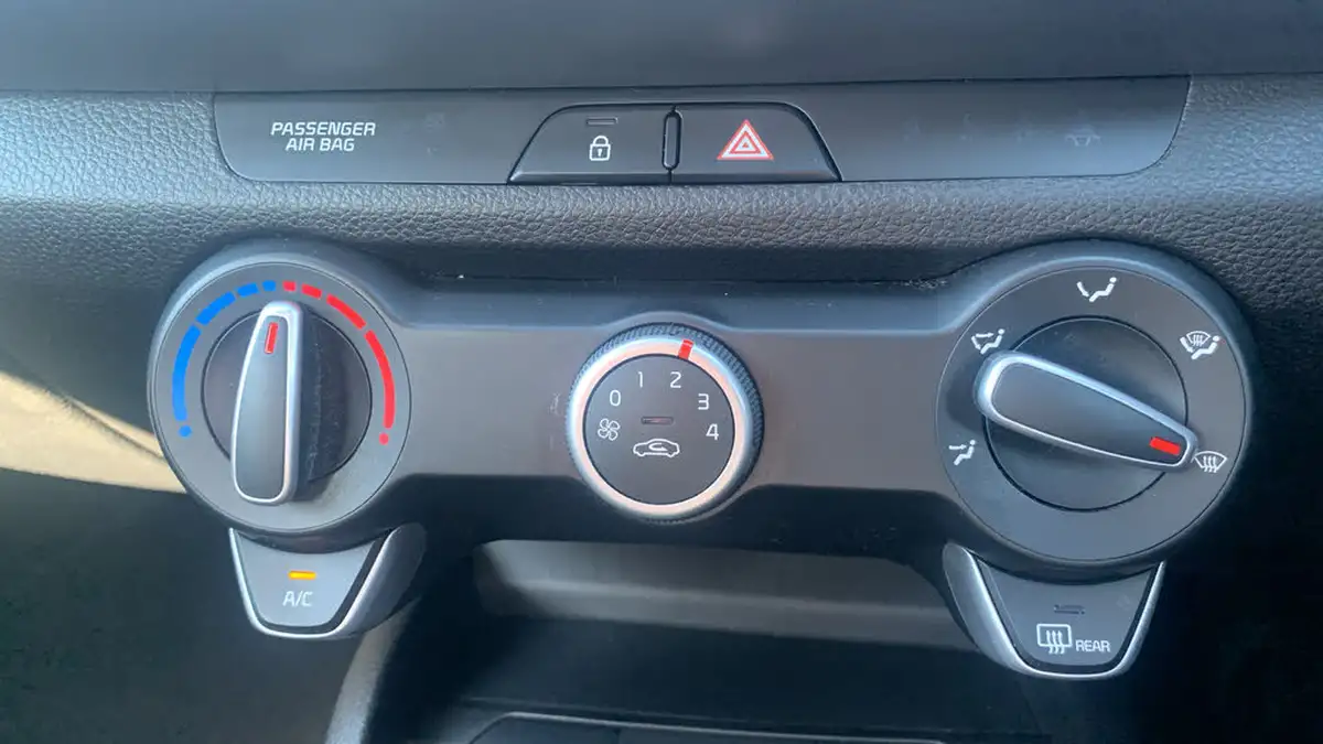 2018-kia-stonic-16crdi-2-big-29