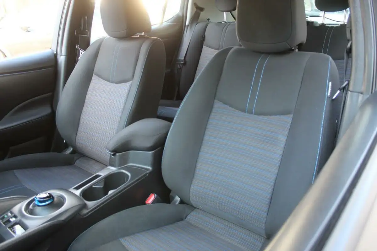 2021-nissan-leaf-e-acenta-big-28