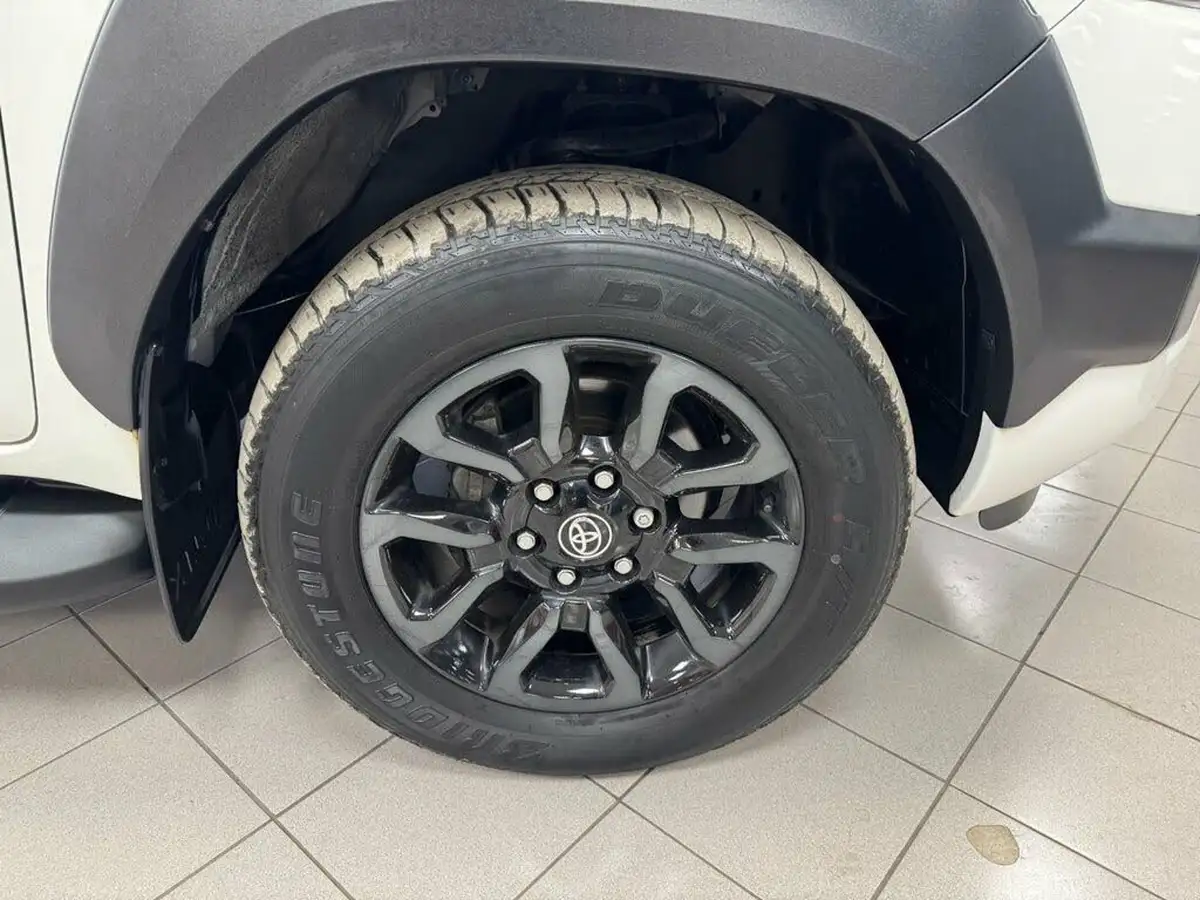 2022-toyota-hi-lux-28d-4d-invincible-x-204hpeu6d-2755cc-auto-big-10