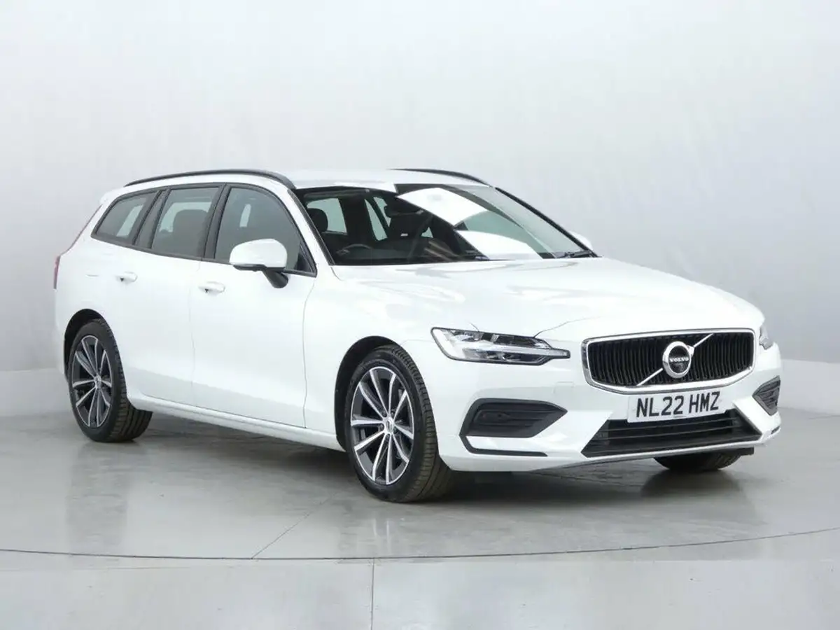 2022-volvo-v60-20-b3-momentum-161bhp-big-1