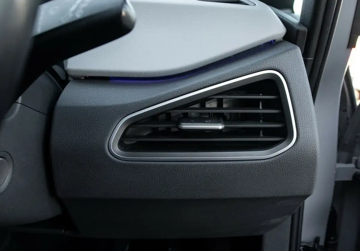 2020-volkswagen-id3-e-business-big-15