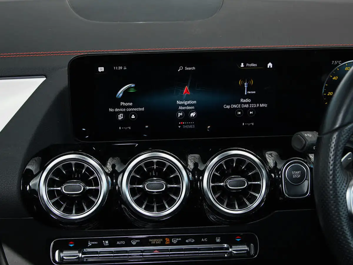 2022-mercedes-benz-eqa-e-eqa-350-amg-line-big-17