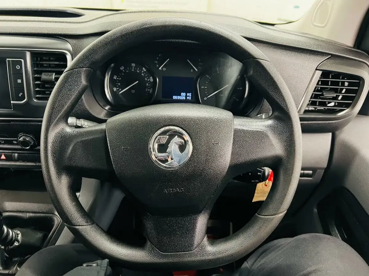2019-vauxhall-vivaro-15td-2900-l2h1-dynamic-big-25