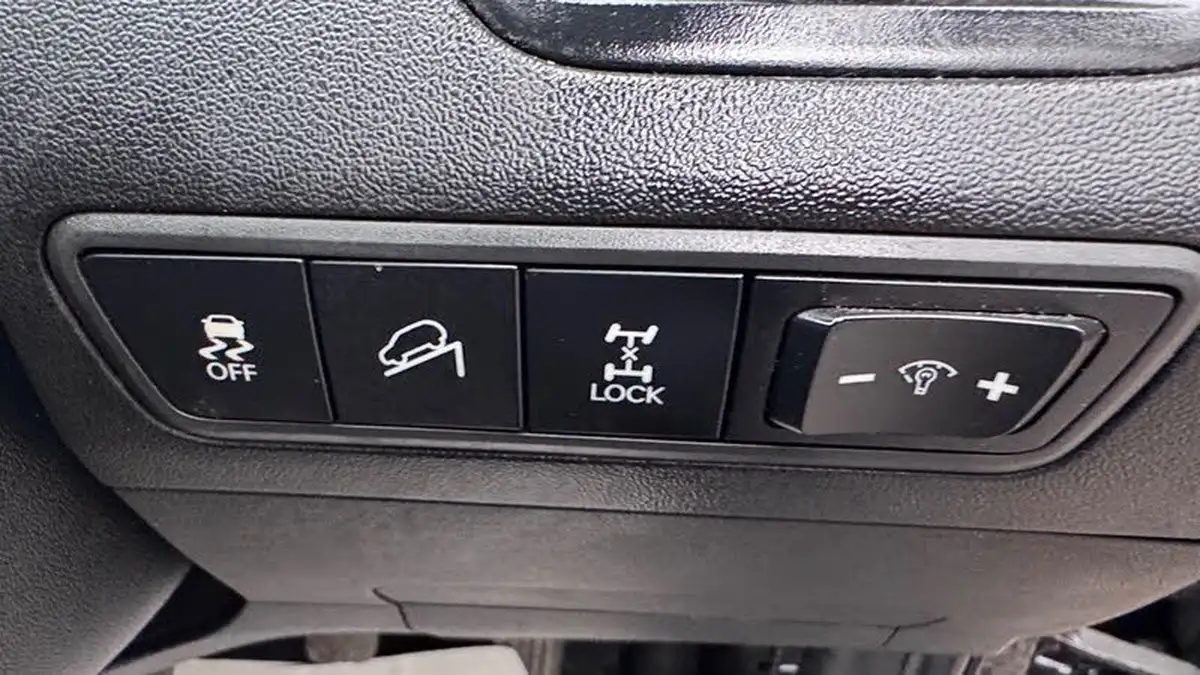 2012-hyundai-ix35-20td-premium-4wd-big-18
