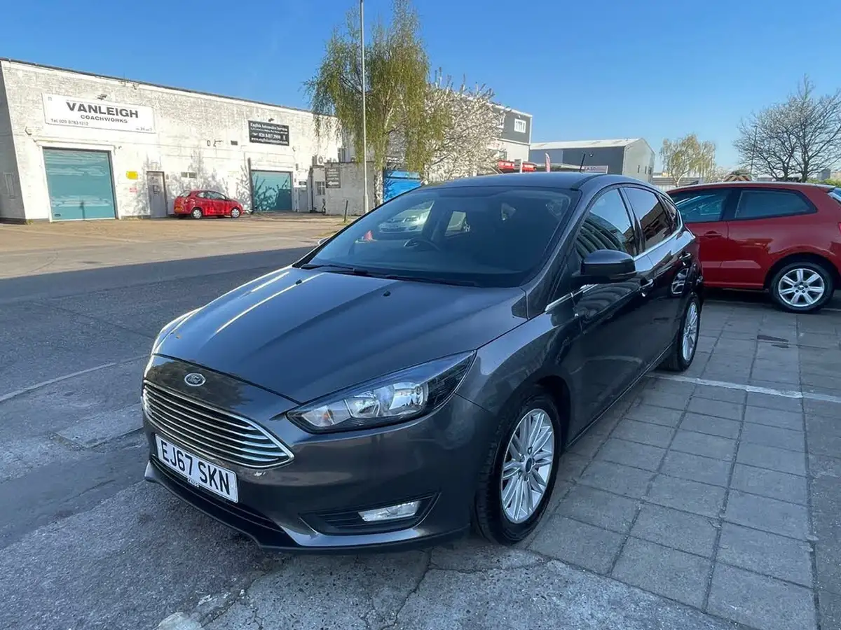 2017-ford-focus-10t-zetec-edition-100ps-hatchback-big-7