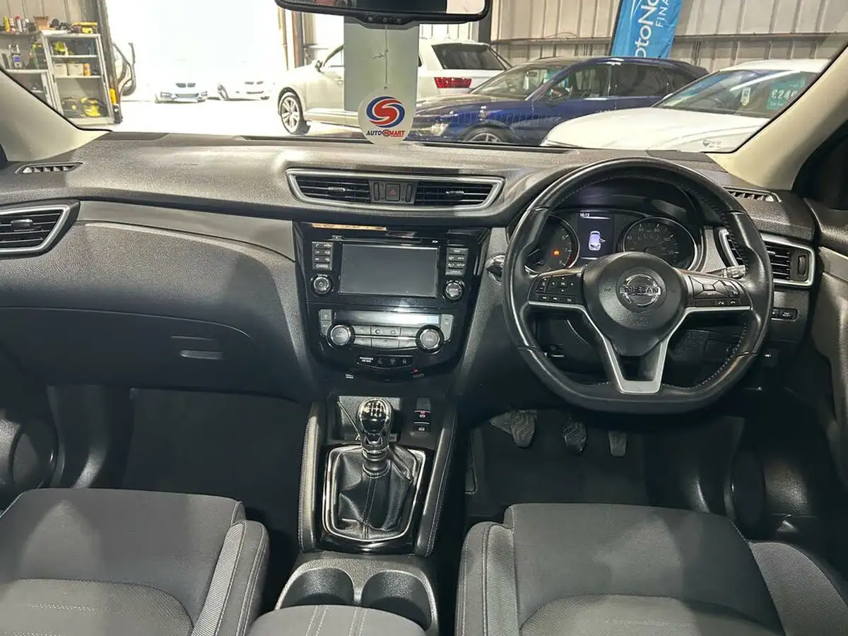 2018-nissan-qashqai-12-dig-t-n-connecta-big-15
