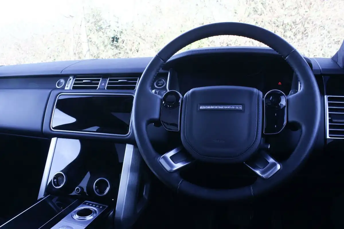 2019-land-rover-range-rover-30-sd-v6-vogue-big-8