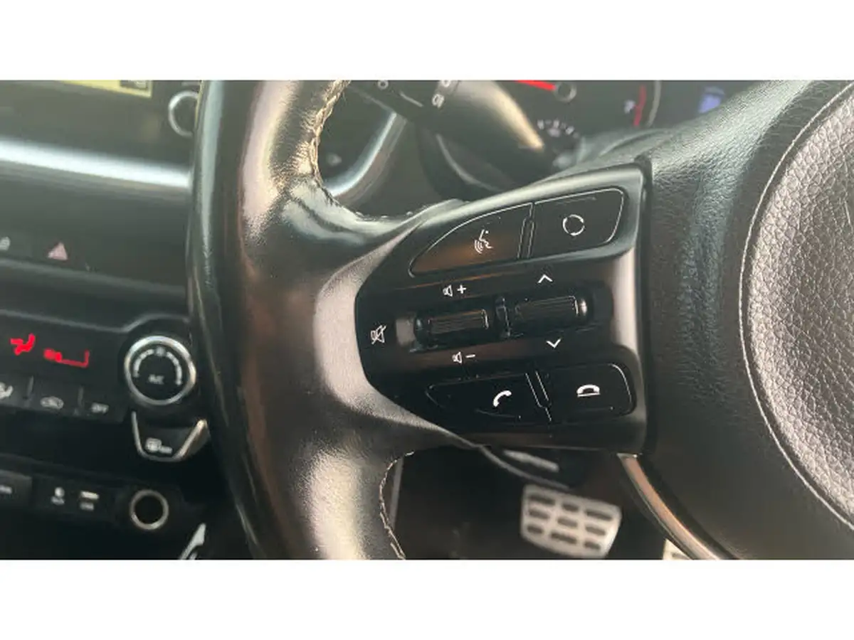 2020-kia-stonic-10-t-gdi-4-dct-big-20