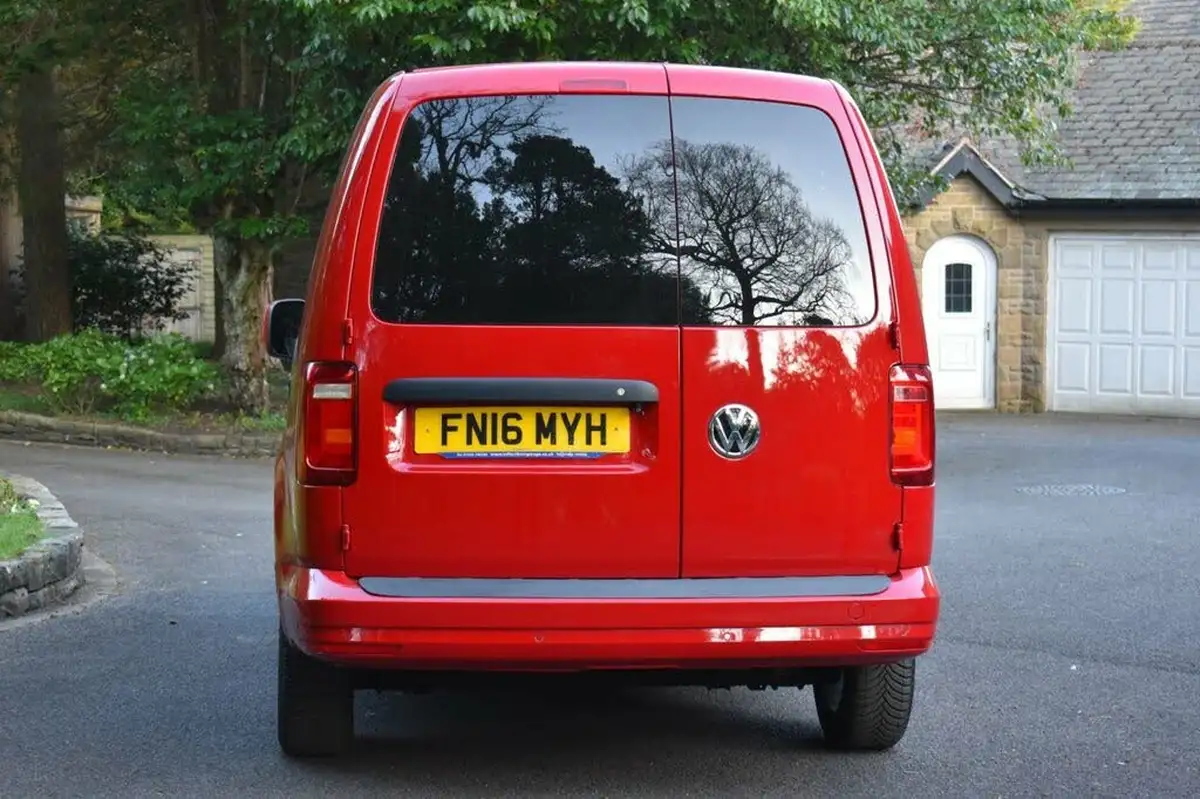 2016-volkswagen-caddy-maxi-20tdi-c20-maxi-highline-bmt-102pseu6-big-3