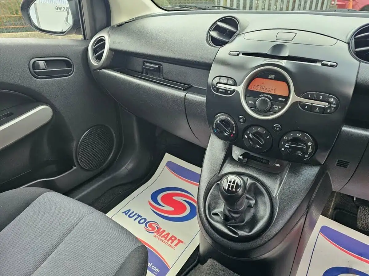2010-mazda-mazda2-13-ts-air-con-3d-big-22