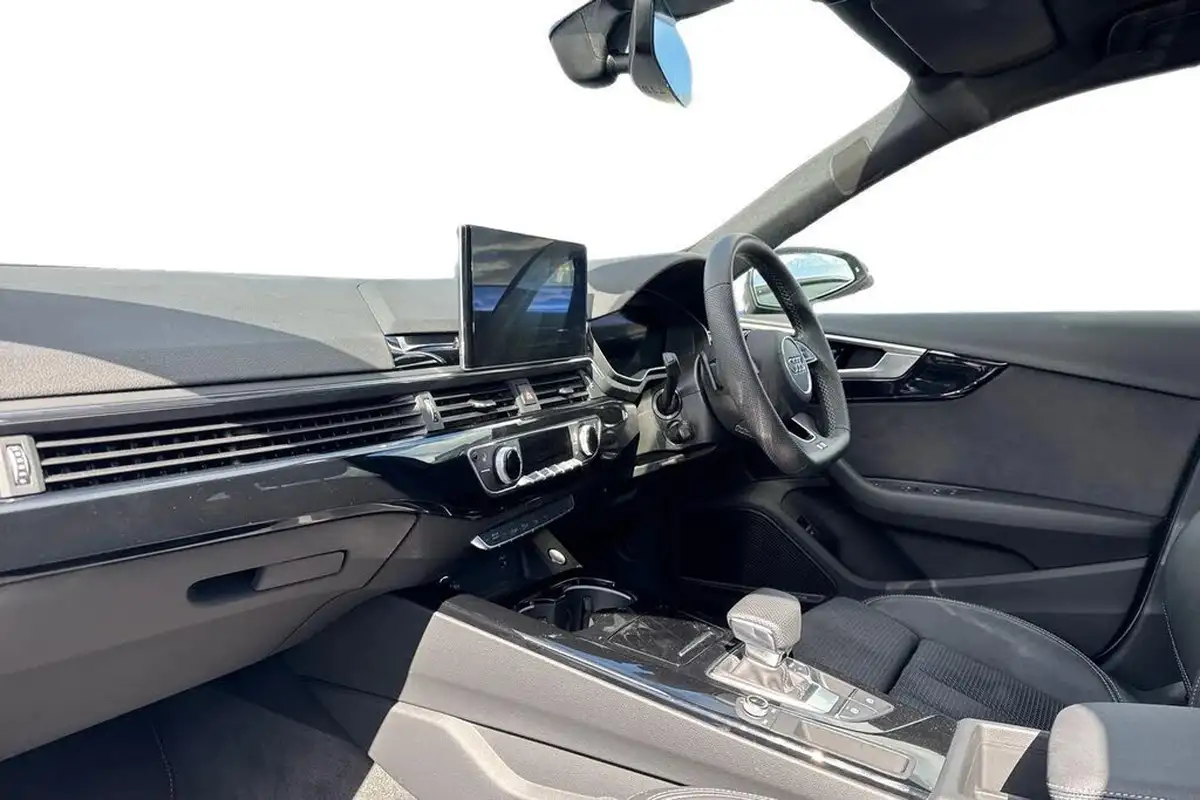 2024-audi-a4-avant-20-35-tdi-black-edition-big-7