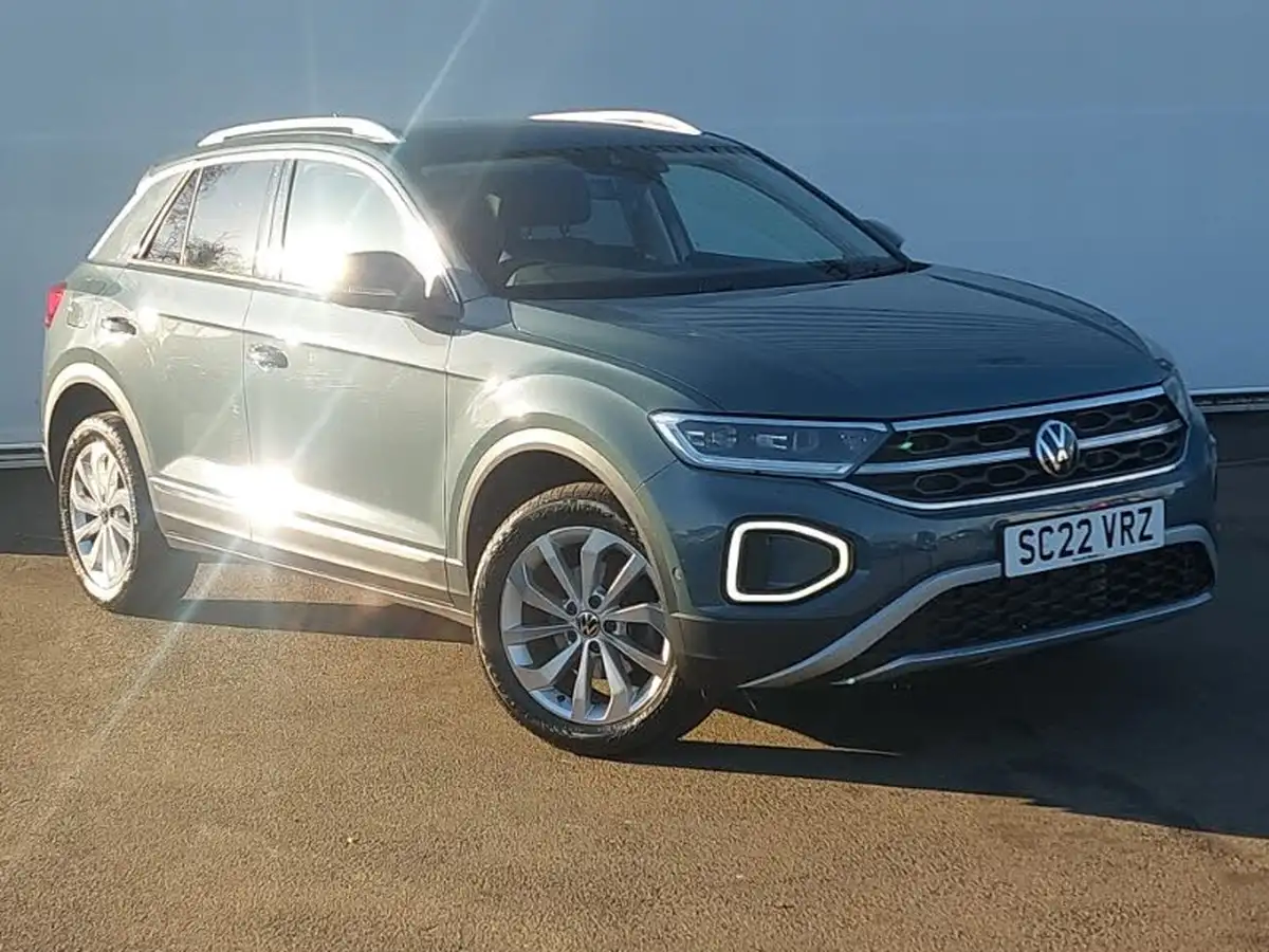 2022-volkswagen-t-roc-10-tsi-style-hatchback-5d-big-0