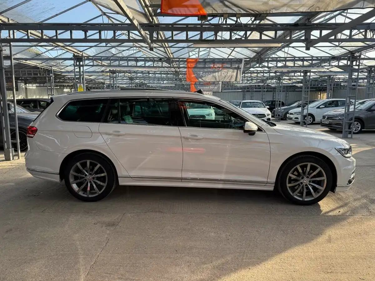 2019-volkswagen-passat-15-tsi-r-line-estate-5d-big-3