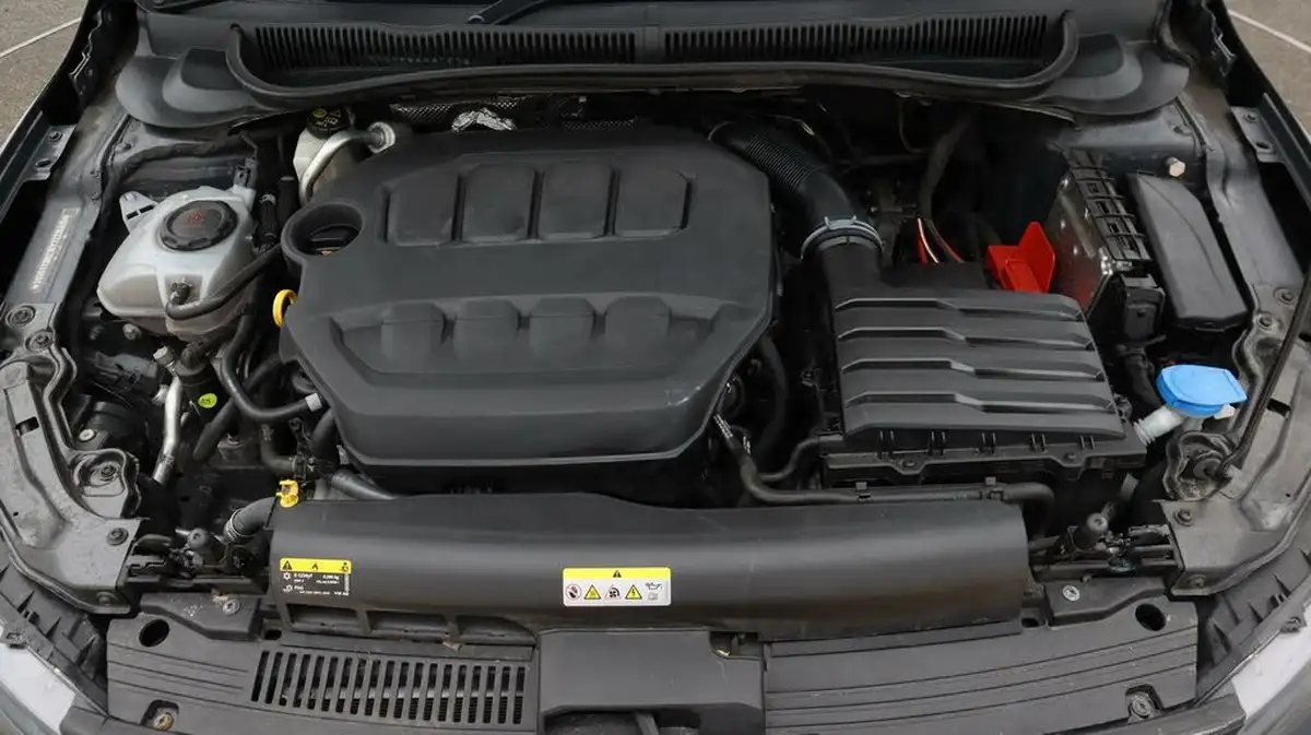 2021-volkswagen-polo-20-tsi-gti-big-19