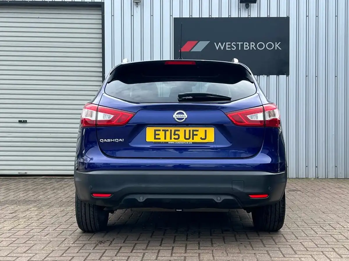 2015-nissan-qashqai-12-n-tec-big-8