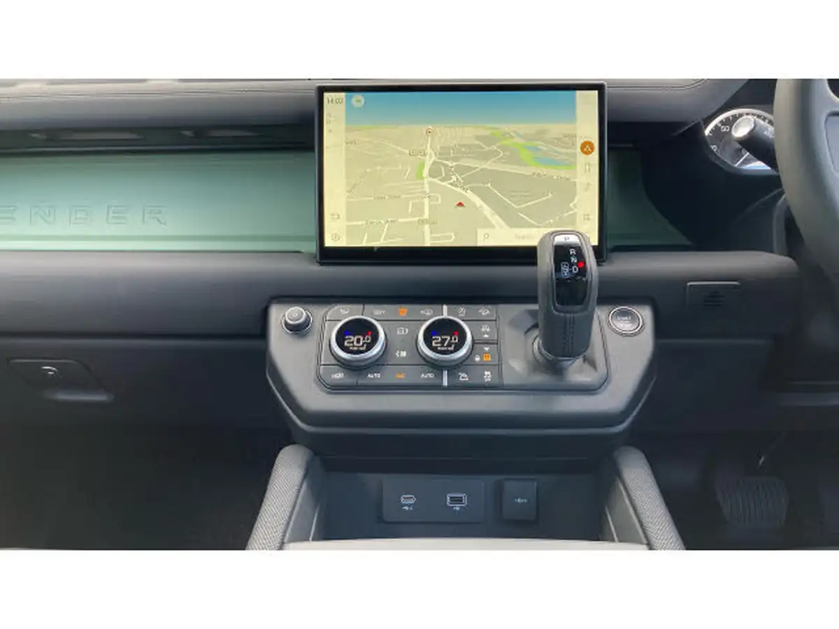 2024-land-rover-90-defender-30-d300-75th-edition-big-24