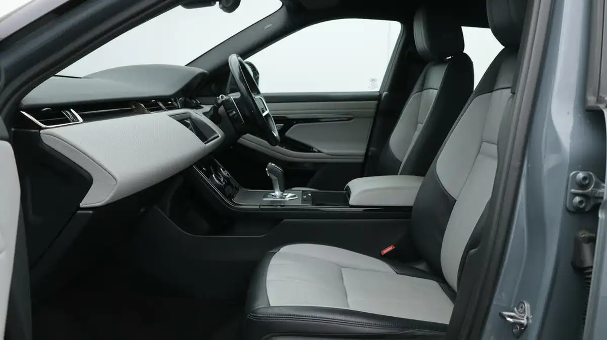 2021-land-rover-range-rover-evoque-15-p300e-r-dynamic-s-big-14