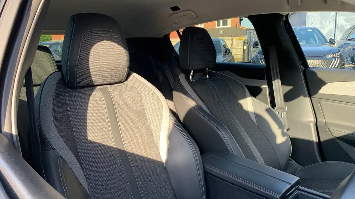 2022-peugeot-308-12-puretech-allure-premium-eat8-big-41