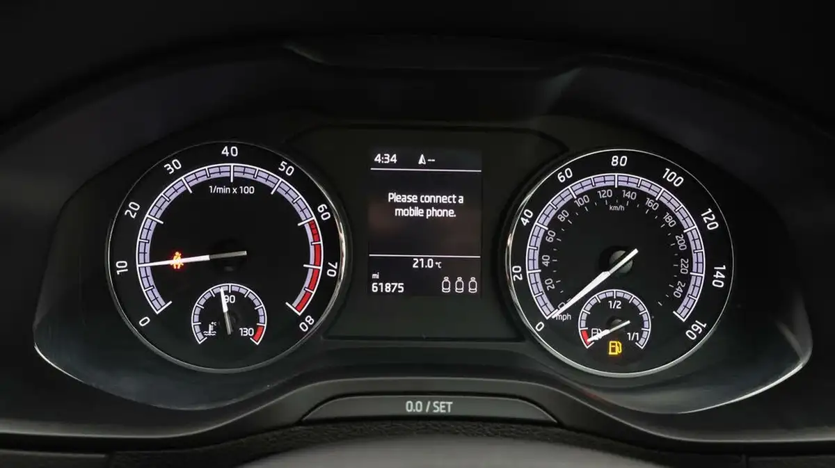 2019-skoda-karoq-15-tsi-se-technology-big-10