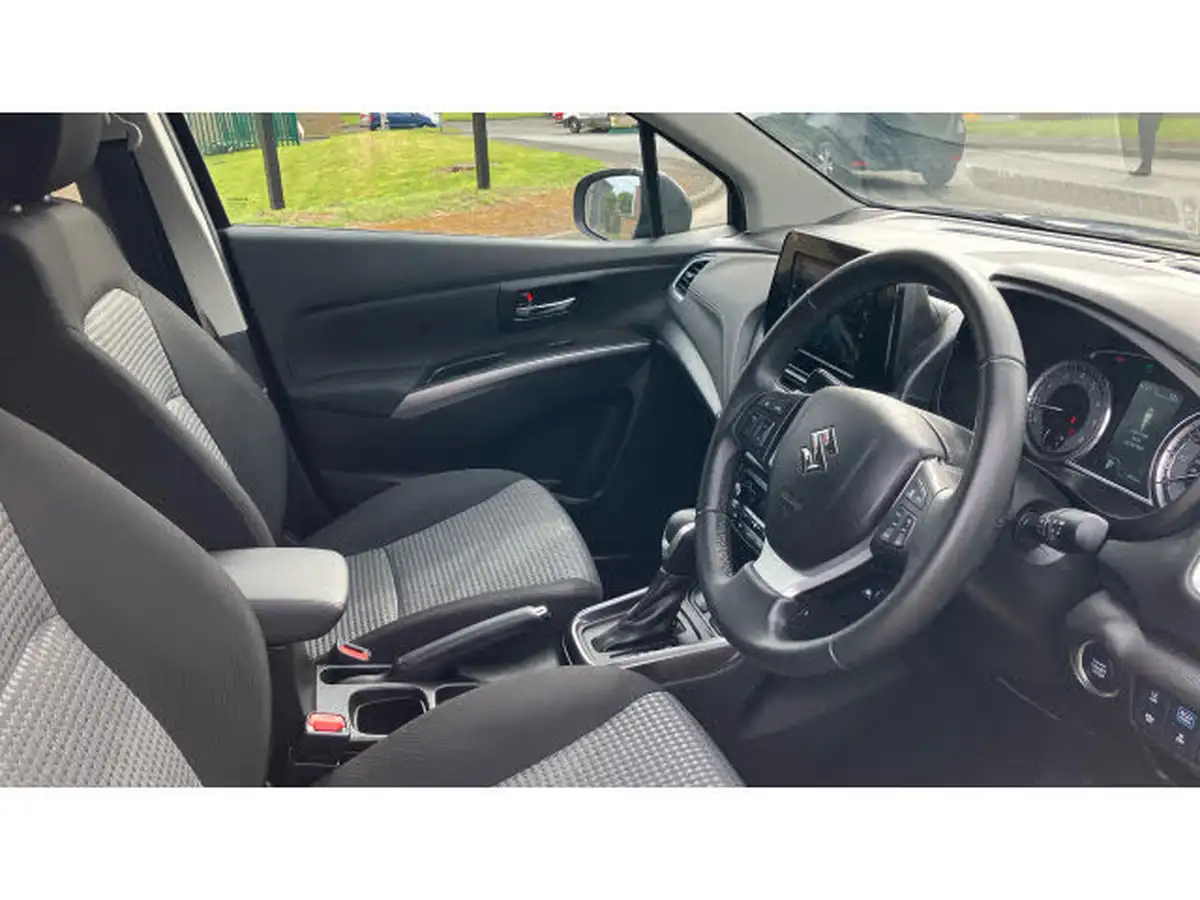 2023-suzuki-s-cross-15-motion-big-10