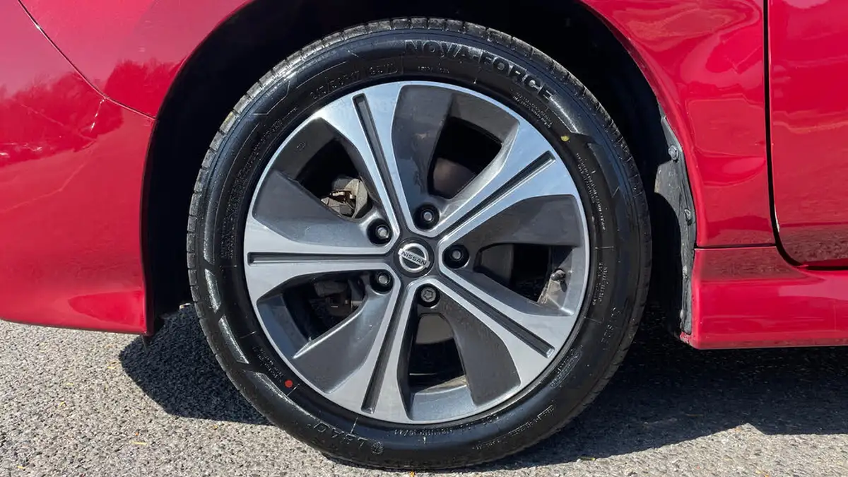2018-nissan-leaf-e-n-connecta-big-16