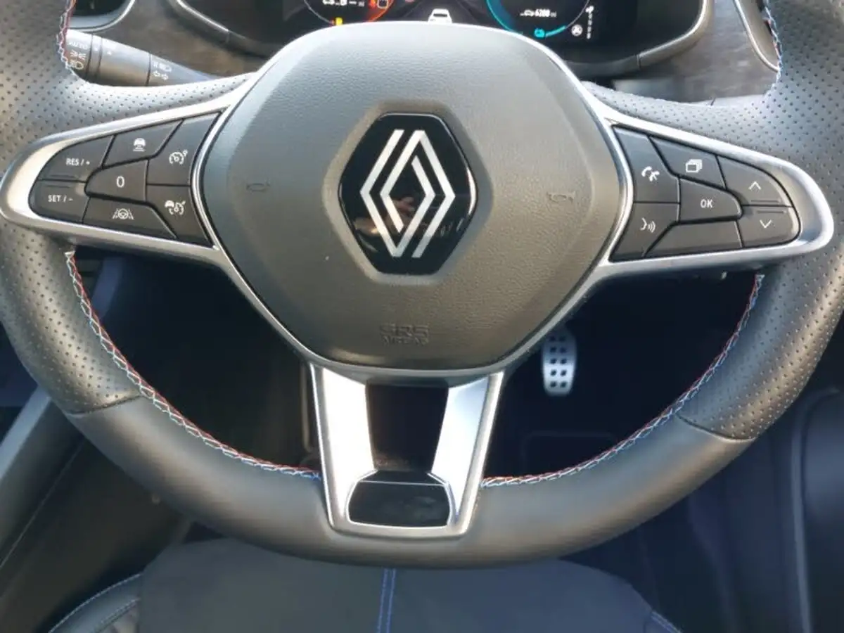 2024-renault-arkana-16-esprit-alpine-big-15